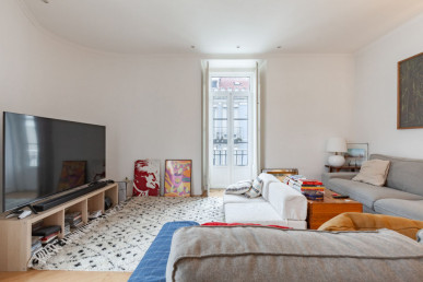 3 bedroom apartment with Parking in Campolide, Property for sale in EVW-0479GB