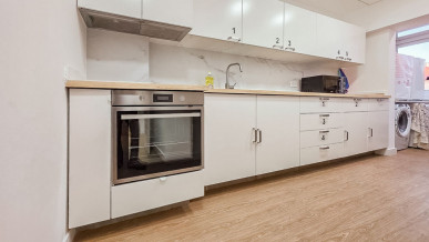 Renovated 4-Bedroom in Central Carnaxide, Property for sale in EVW-046ZEX