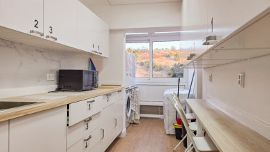 Renovated 4-Bedroom in Central Carnaxide, Property for sale in EVW-046ZEX