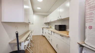 Renovated 4-Bedroom in Central Carnaxide, Property for sale in EVW-046ZEX