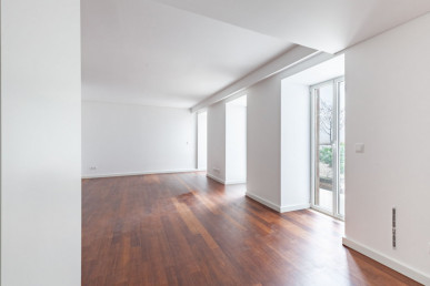 Extraordinary 3-Bedroom Duplex with Private Garden in the Heart of Arroios, Property for sale in EVW-04673X