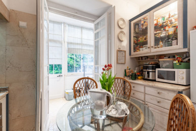 4-bedroom apartment with excellent light on Avenida Almirante Reis, Property for sale in EVW-04790X