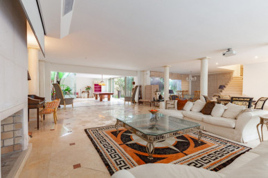 House with pool and garage in Alvalade, Property for sale in EVW-0479MM