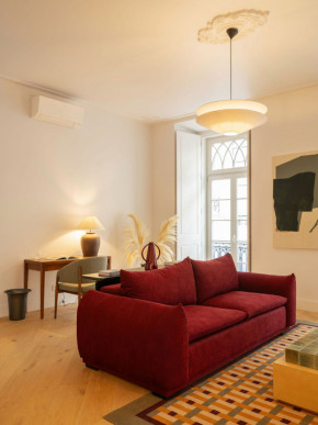 Elegant Serviced 2-bedroom Apartment with Terrace in Lisbon's historic center, Property for sale in EVW-046ZVL