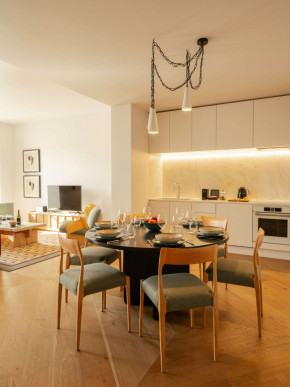 Elegant Serviced 2-bedroom Apartment with Terrace in Lisbon's historic center, Property for sale in EVW-046ZVL