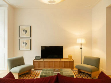 Elegant Serviced 2-bedroom Apartment with Terrace in Lisbon's historic center, Property for sale in EVW-046ZVL