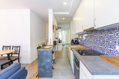 Renovated and Furnished T3 with AL License in Penha de França, Property for sale in EVW-047HNG