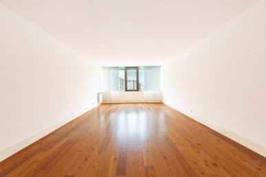 Three-bedroom apartment with parking in private condominium with pool in São Vicente, Property for sale in EVW-047F8S