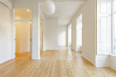 2+1 Bedroom apartment Marquês de Pombal, Property for sale in EVW-04711G