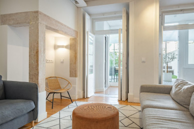 3-Bedroom Apartment with Terrace and Jacuzzi in Avenidas Novas, Property for sale in EVW-047C5S