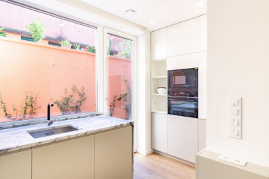 Fantastic 3-bedroom apartment with terrace and garden in Alvalade, Property for sale in EVW-047F79