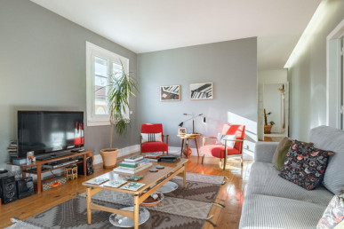 Renovated 4-bedroom apartment in Art Deco building in Anjos, Property for sale in EVW-04760X