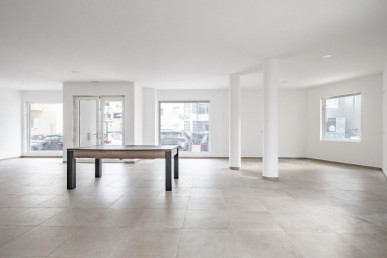 Commercial space in the center of Queijas, Property for sale in EVW-047C8S