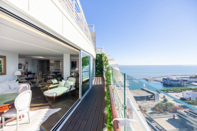 Exclusive 4-bedroom apartment in Parque das Nações, Property for sale in EVW-0478Y8