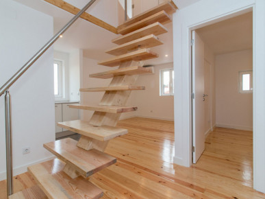 Renovated 2+1 Bedroom Duplex with River View in the Heart of Alfama, Property for sale in EVW-047242