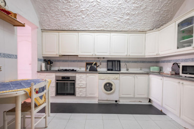 4 bedroom apartment with terrace and views in Amadora, Property for sale in EVW-0469MJ