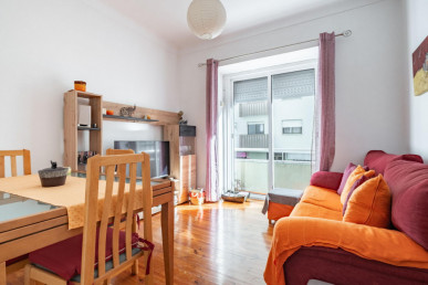 2-Bedroom apartment in Queluz, Property for sale in EVW-046XNC