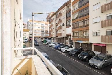 2-Bedroom apartment in Queluz, Property for sale in EVW-046XNC