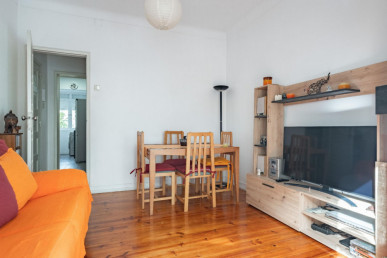 2-Bedroom apartment in Queluz, Property for sale in EVW-046XNC