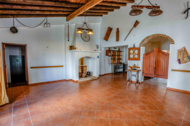 Invest in the heart of Alentejo — a property with authenticity, space, and high potential for appreciation., Property for sale in EVW-046Q9T