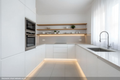 Two-bedroom Apartment in a House for Renovation in Paço de Arcos, Property for sale in EVW-0472GV