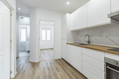 Villa in Sacavém with 12 Apartments — Excellent Investment Opportunity, Property for sale in EVW-046YG5