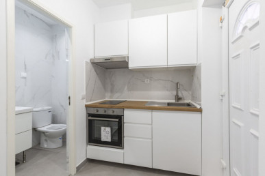 Villa in Sacavém with 12 Apartments — Excellent Investment Opportunity, Property for sale in EVW-046YG5