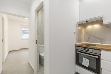 Villa in Sacavém with 12 Apartments — Excellent Investment Opportunity, Property for sale in EVW-046YG5