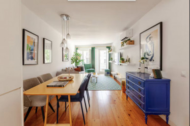 Excellent 2-Bedroom Apartment in Arroios with AL License, Property for sale in EVW-04725M