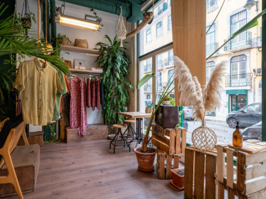 Commercial space with restaurant in São Bento, Property for sale in Lisbon, Lisbon, EVW-02RM3K