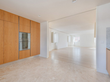 Luxury 3 rooms duplex apartment in Bairro Alto, Property for sale in EVW-02RSCK