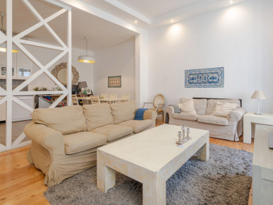 3 Bedroom apartment near to Praça do Comércio, Property for sale in Lisbon, Lisbon, EVW-02RIX5