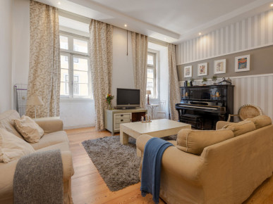 3 Bedroom apartment near to Praça do Comércio, Property for sale in Lisbon, Lisbon, EVW-02RIX5
