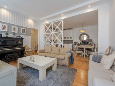 3 Bedroom apartment near to Praça do Comércio, Property for sale in Lisbon, Lisbon, EVW-02RIX5