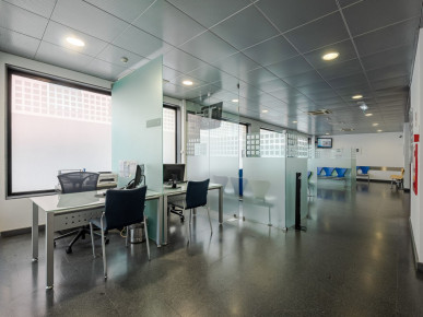 Commercial space with guaranteed income, Property for sale in Lisbon, Lisbon, EVW-02NEWJ