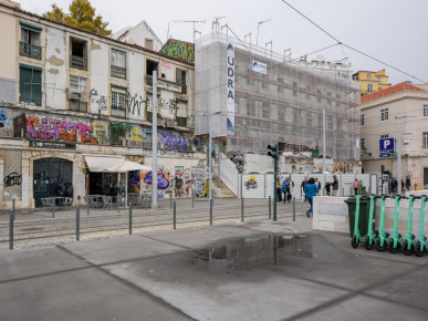 Alfama- Store with terrace, Property for sale in EVW-02CMEB