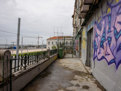 Alfama- Store with terrace, Property for sale in EVW-02CMEB