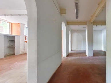 Commercial space in Avenida da Liberdade, Property for sale in EVW-02P8EP
