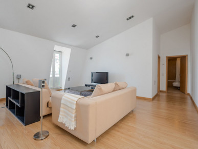 Fantastic 1 bedroom appartment with city view, Property for sale in Baixa, Lisbon, EVW-02MOCM