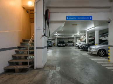 Commercial space in Novas Avenidas!, Property for sale in Avenidas Novas, Lisbon, EVW-02MGII