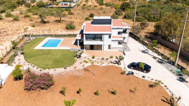 Modern Renovated 5-Bedroom Villa With Sea Views, Property for sale in Vila Nova de Cacela, Vila Real de Santo António, PP176258
