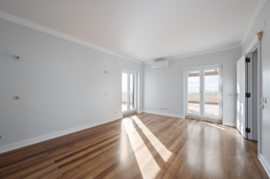 3 Bedroom Duplex Apartment with Sea View, in Gandarinha, Cascais, Property for sale in Cascais e Estoril, Cascais, DL36472