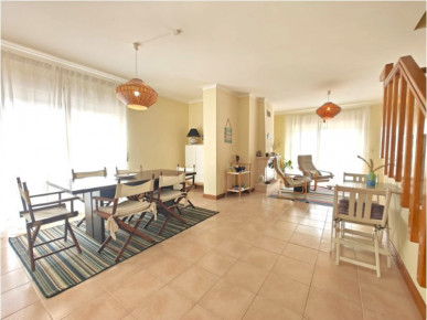 Apartment 400 meters from the beach, with excellent sun exposure, Property for sale in Peniche, Peniche, BL1334