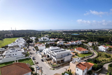 Contemporary Spacious And Modern Villa With Large Terrace And Pool, Property for sale in Castro Marim, Faro, PP176254