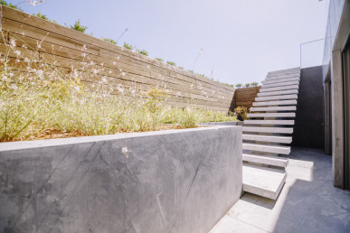 4 bedroom villa in Cascais with swimming pool and private garden, Property for sale in Alcabideche, Cascais, DL36356