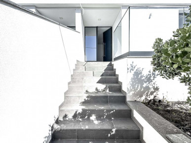 New Townhouse With Views Over Funchal Bay, Property for sale in Funchal, Madeira, PP176257