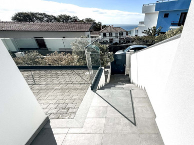 New Townhouse With Views Over Funchal Bay, Property for sale in Funchal, Madeira, PP176257