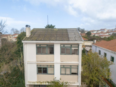 3 bedroom villa with private garden and rehabilitation project, in Porto, Property for sale in Aldoar, Foz do Douro e Nevogilde, Porto, DL36344