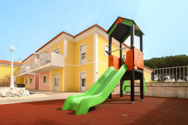 4+1 bedroom villa in Cascais, with private garden and swimming pool in condominium, Property for sale in Alcabideche, Cascais, DL36857