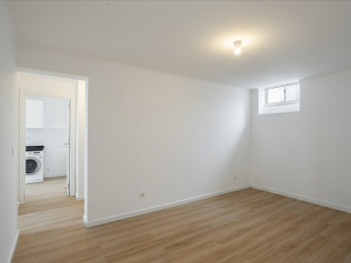 Building in Cascais, solid investment and ongoing income, Property for sale in Alcabideche, Cascais, DL36855